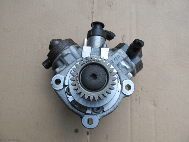 RANGE ROVER 4,4 POMPA WTRYSKOWA BOSCH 0445010627