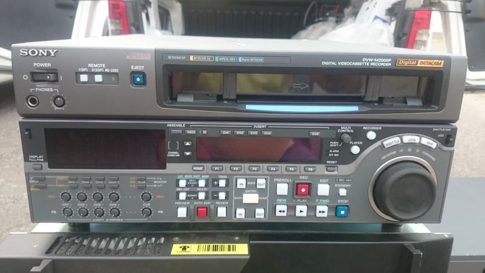 Rejestrator studyjny HD Sony DVW-M2000P