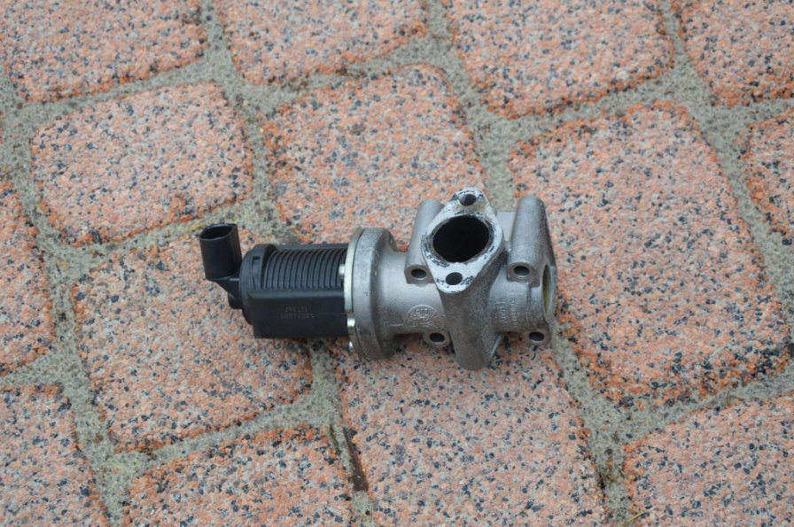 ZAWÓR EGR CADILLAC BLS 1.9 TID 150 KM