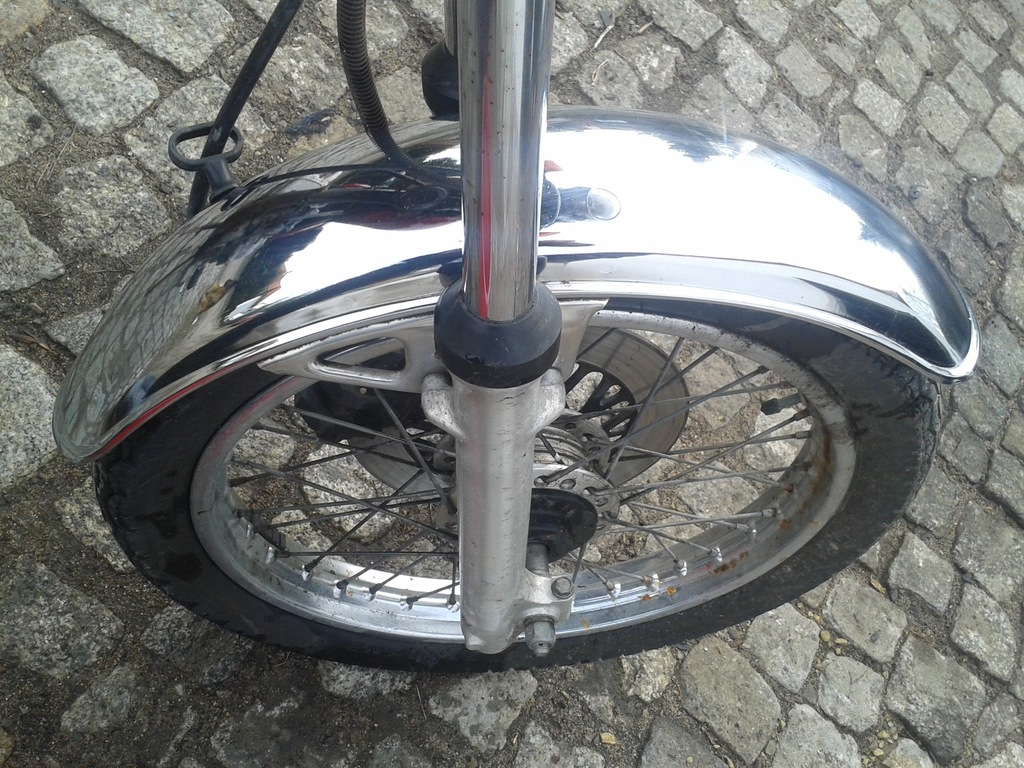 SUZUKI GN 250  BŁOTNIK PRZEDNI GWARANCJA