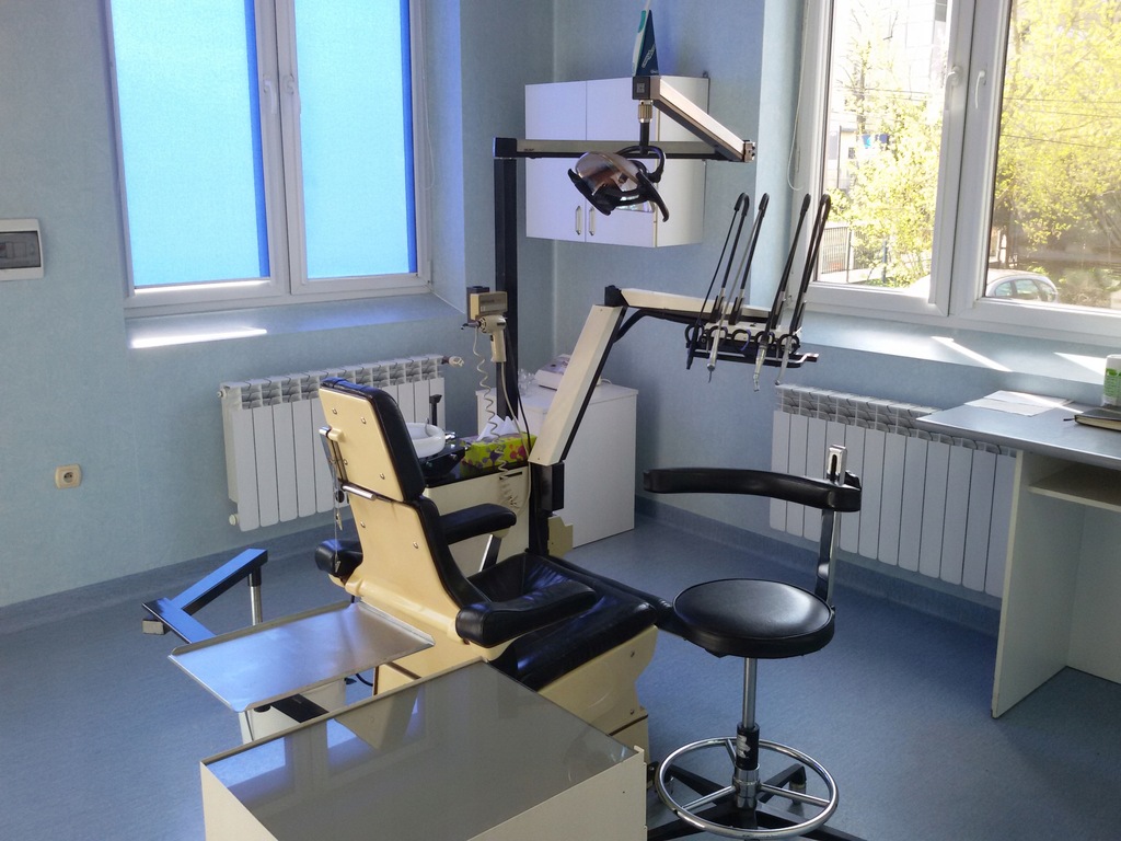 ** UNIT STOMATOLOGICZNY DENTAL + FOTEL FINNDENT **