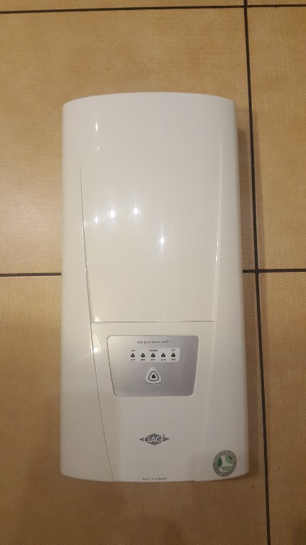 Przepływowy podgrzewacz wody CLAGE 18 - 24 kW