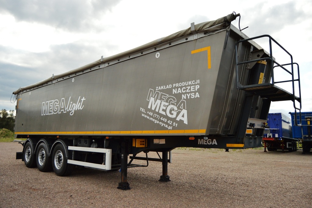 Mega LIGHT - Mercedes / TARCZE / 43 m3 !!!