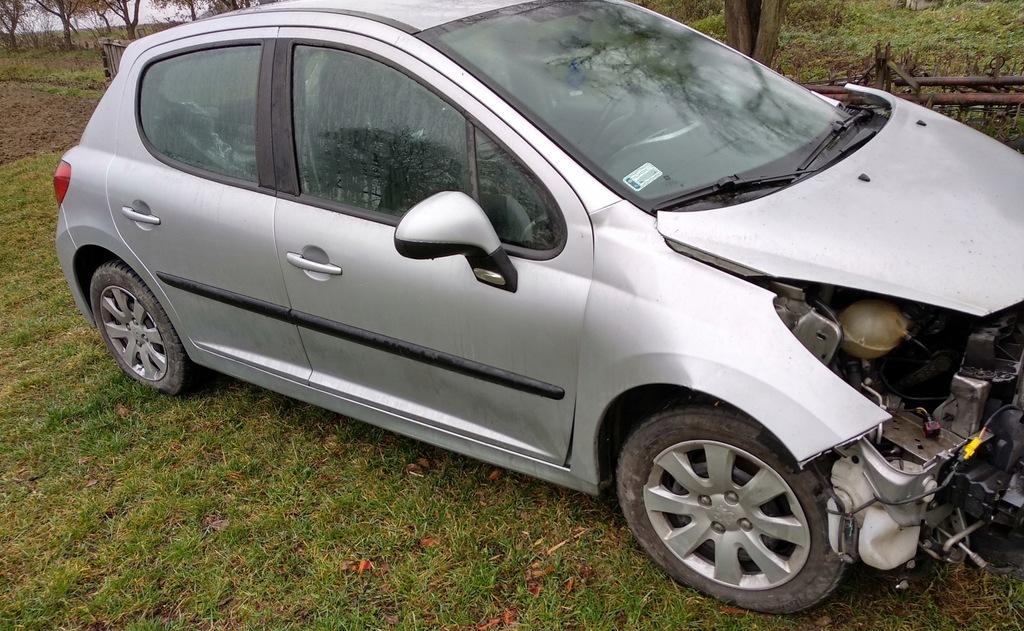 Peugeot 207 BENZYNA 1,6 2009r uszkodzony