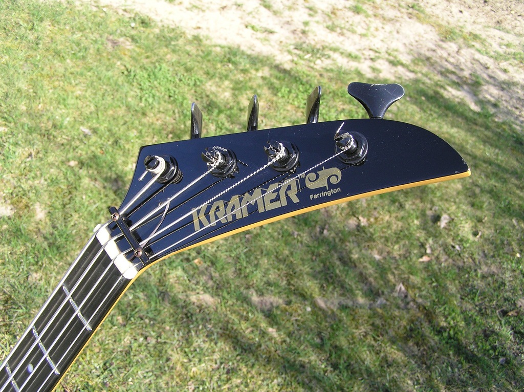KRAMER Ferrington KFB Neptune USA Gitara Basowa