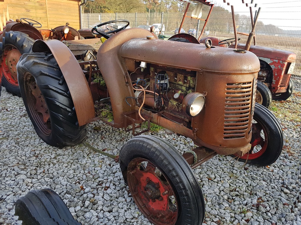 Traktory zabytkowe D.Brown, Ferguson, Nuffield1950
