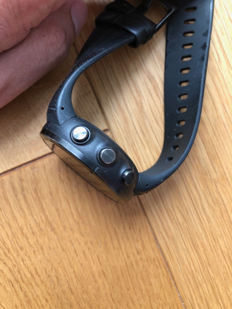 fitbit watch vs apple