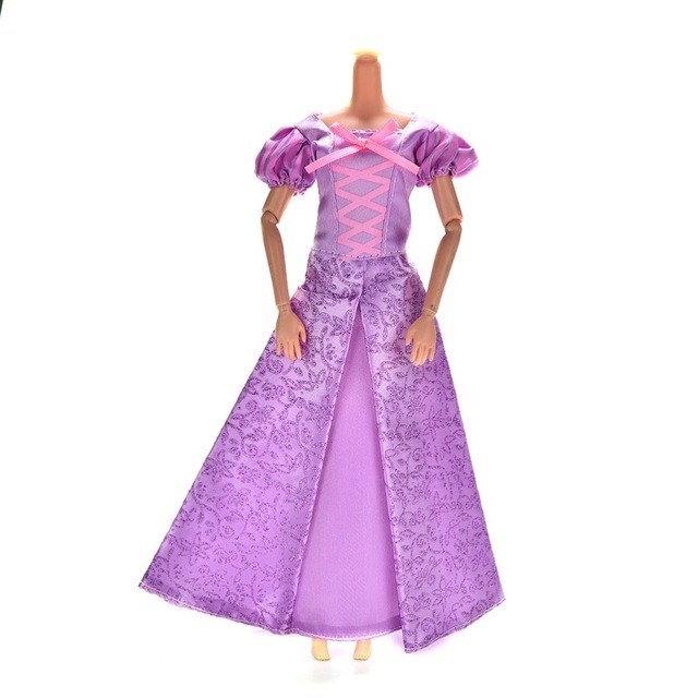 Piękna fioletowa sukienka dla Barbie!