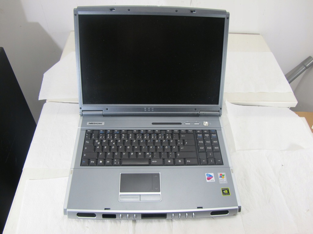 LAPTOP MEDION MD 95500 PENT M 1,73 GHZ W401