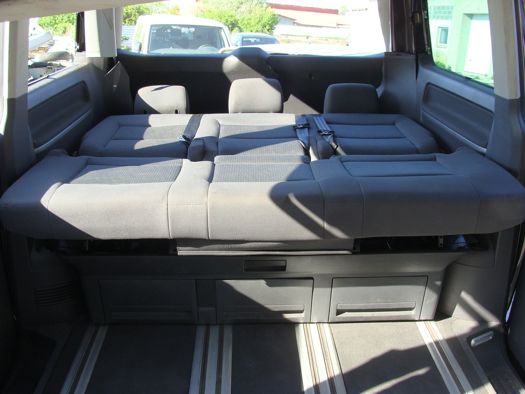 VW T5 MULTIVAN FOTEL KANAPA ŁÓŻKO DYWANY SZYNY