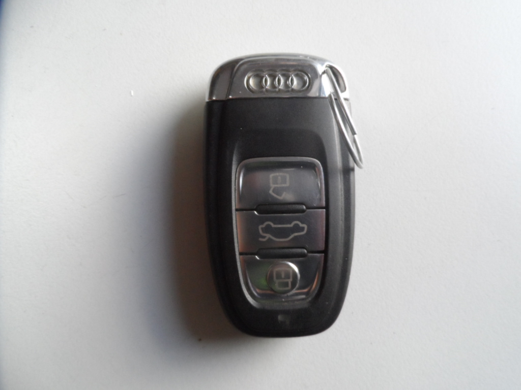 AUDI A4 B8 KLUCZYK STACYJKI 8T0959754D