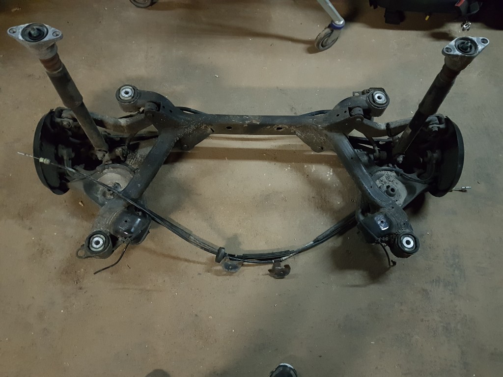 BELKA ZAWIESZENIE TYL SEAT EXEO KOMPLETNE