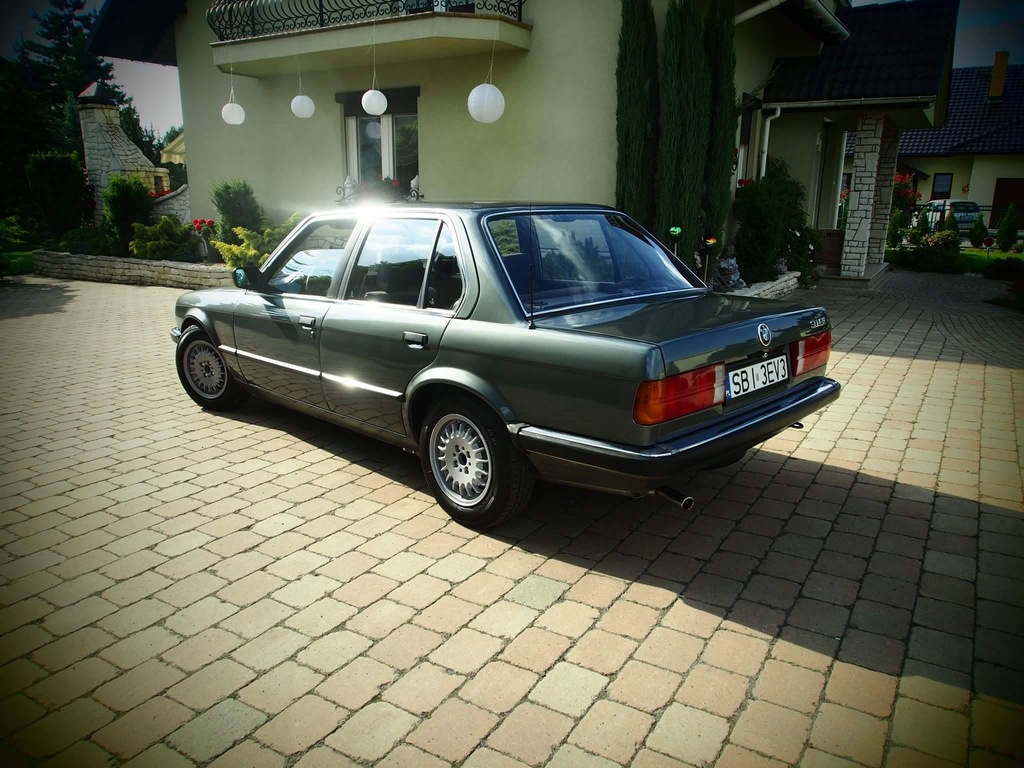 BMW E30 1.8i 1987R WĄSKA LAMPA KLASYK