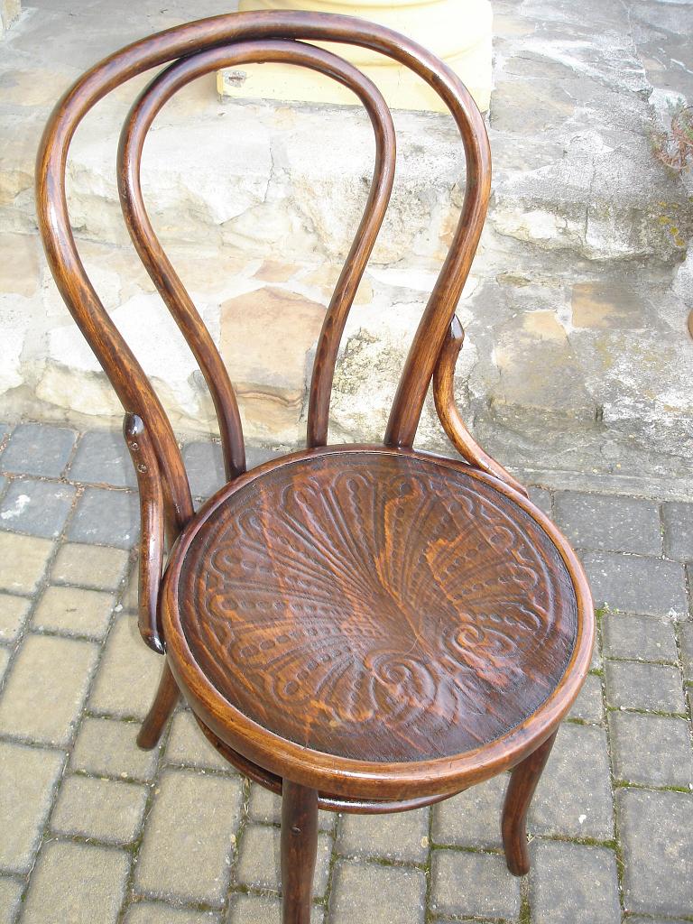 Ładne gięte  krzesło - thonet - sygnatura