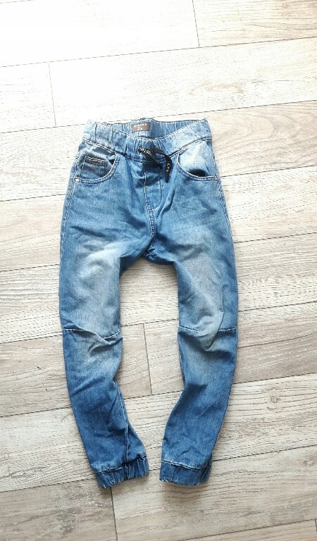 RESERVED miękkie jeansy jak joggersy pumpy 146