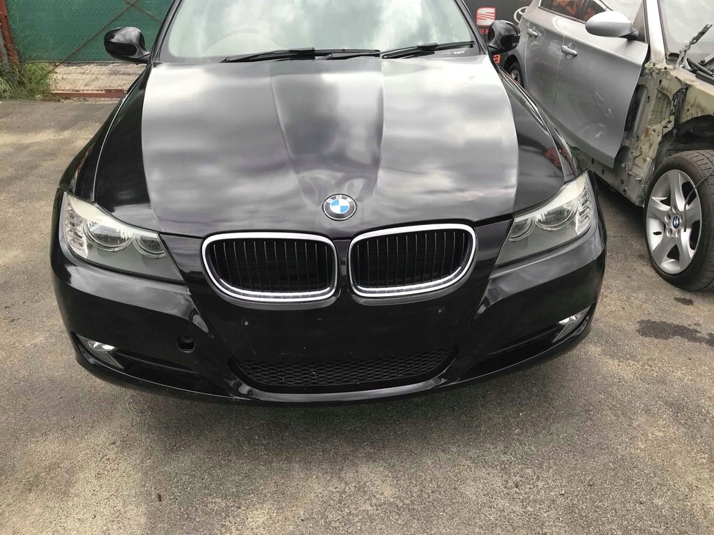 MASKA BMW 3 E90 E91 SCHWARZ 2 CZARNA 668