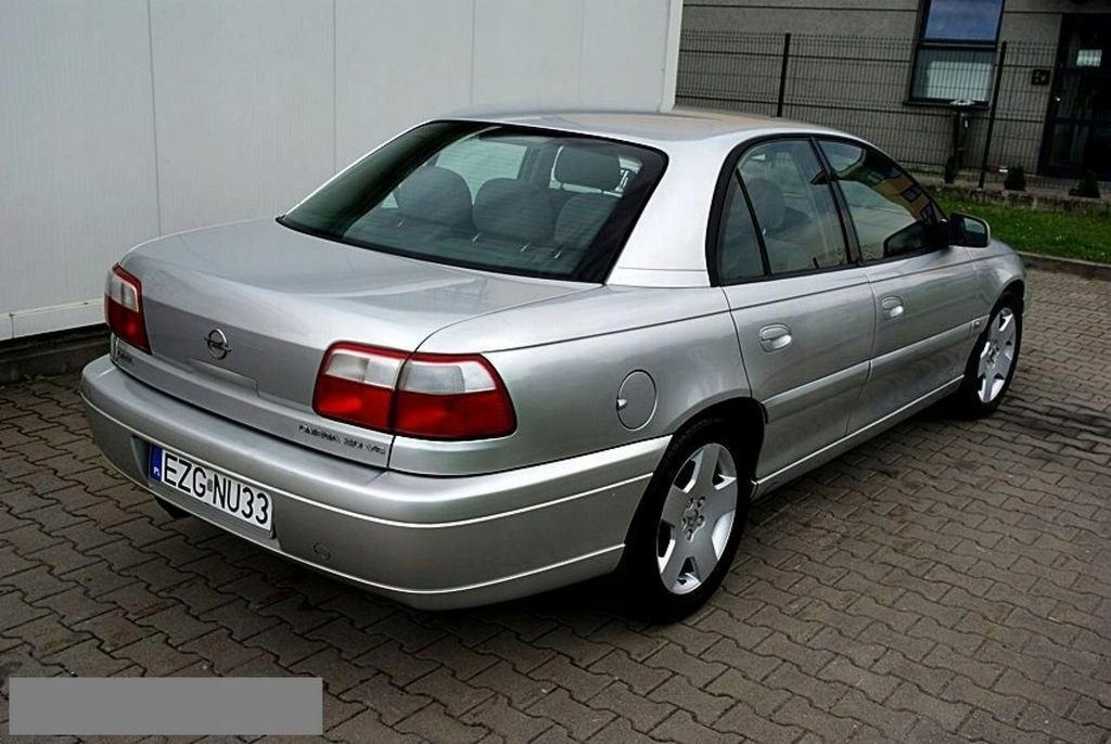 Opel omega bose