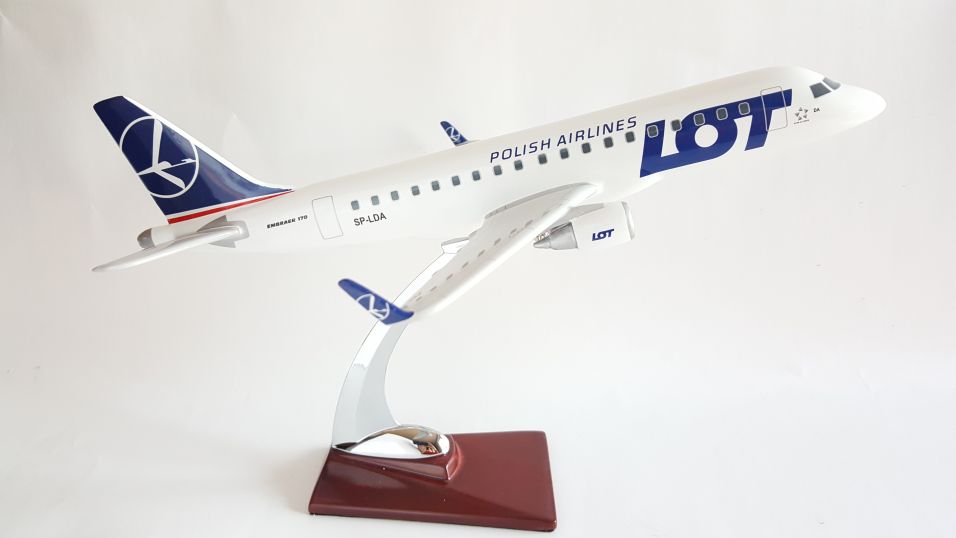Model Embraer 170 LOT 1:100 SP-LDA REWELACYJNY
