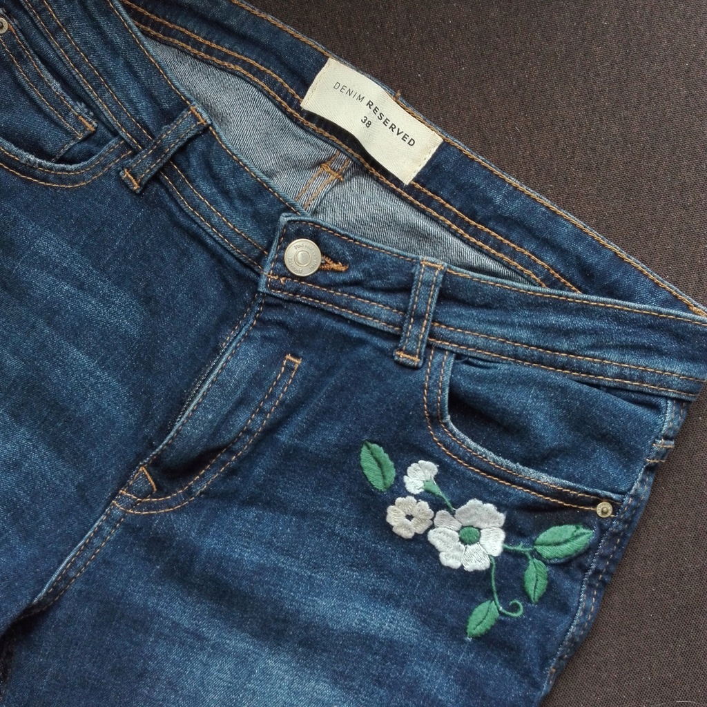 Reserved 38 modne jeansowe rurki hafty kwiaty BCM