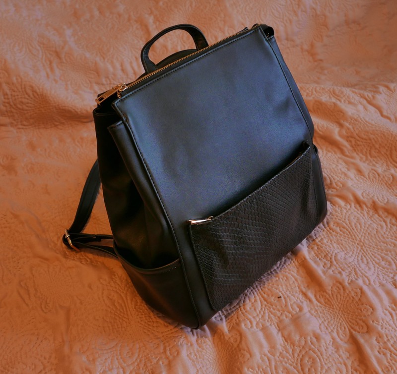 czarny plecak Reserved