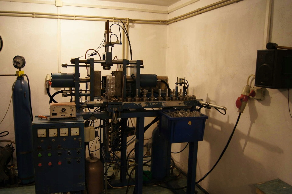 maszyna do rozdmuchu butelek typu PET 10 kw