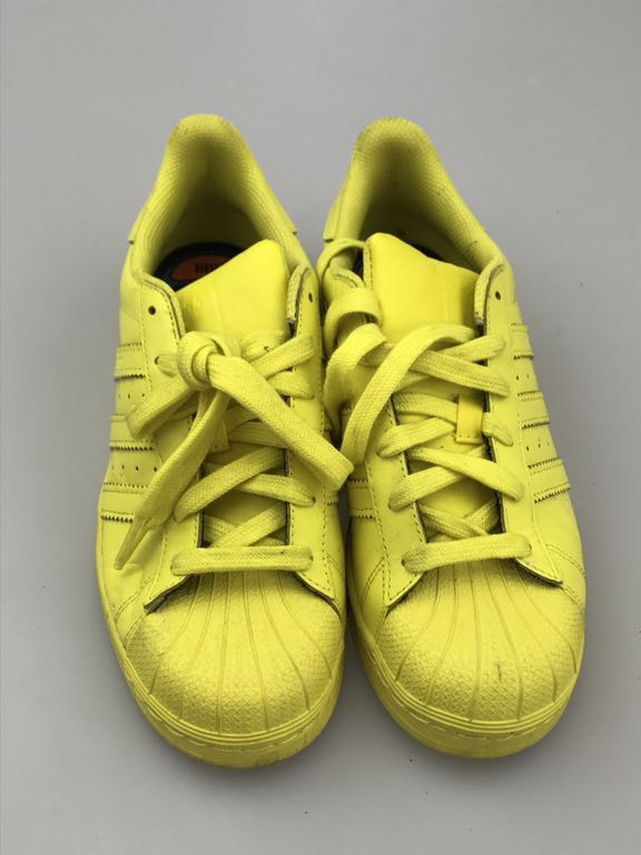 Adidas Superstar x Pharrell Williams  39 1/3 neon