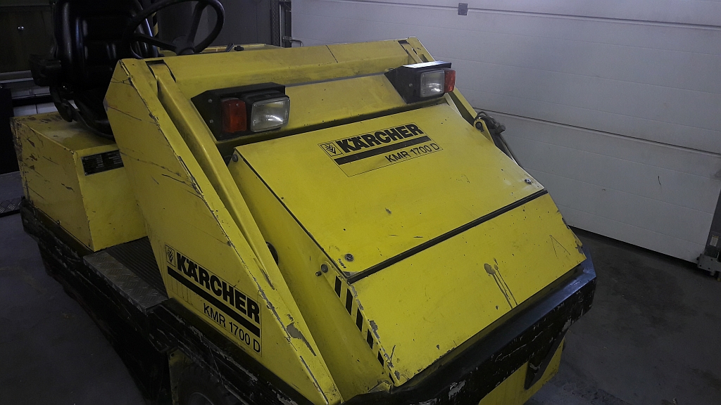 ZAMIATARKA KARCHER KMR 1700 D DIESEL 7171184304 oficjalne archiwum