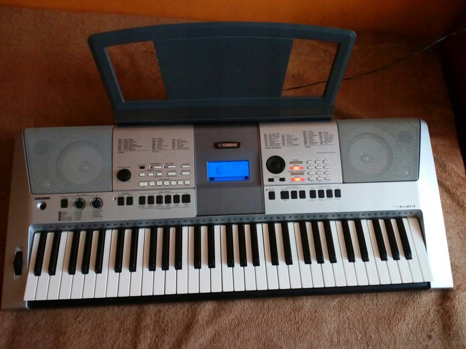Keyboard Yamaha Per e413 + dodatki