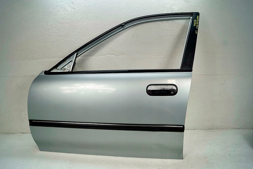 HONDA ACCORD V DRZWI LEWY PRZÓD SEDAN SREBRNE