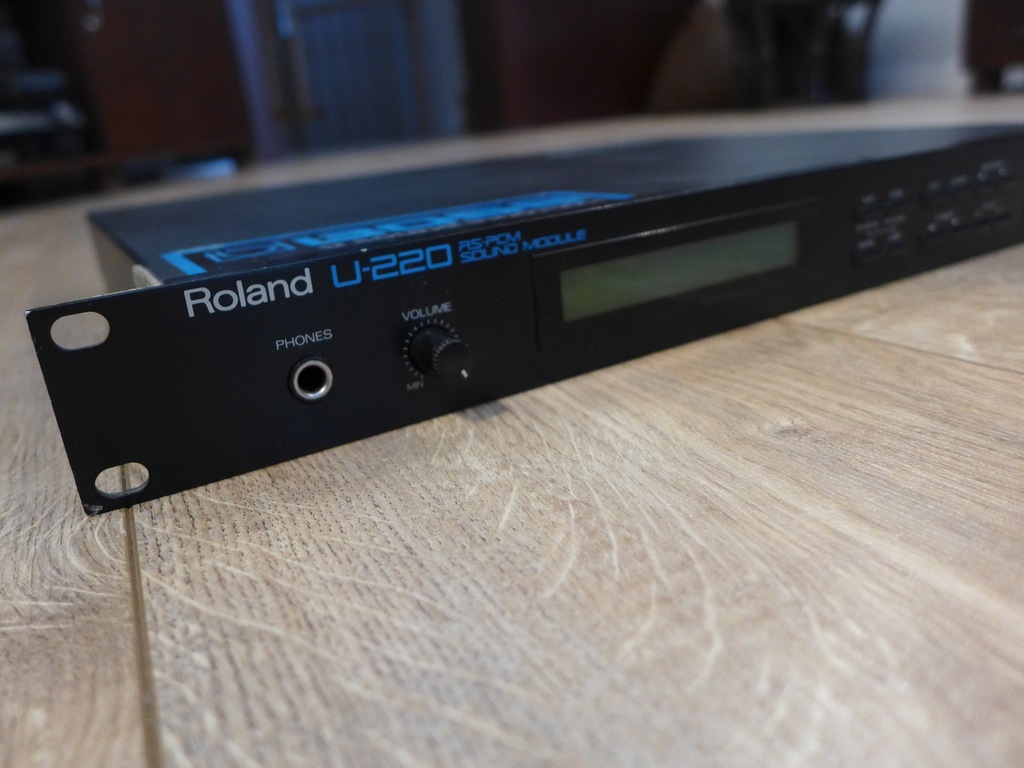 ROLAND U-220 moduł brzmieniowy, syntezator