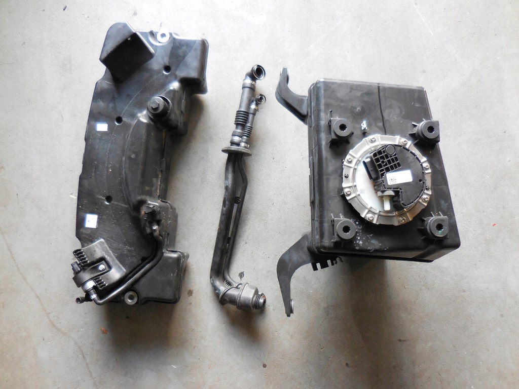 AUDI A8 4H ZBIORNIK ADBLUE 4H0131873C 4H0131879D