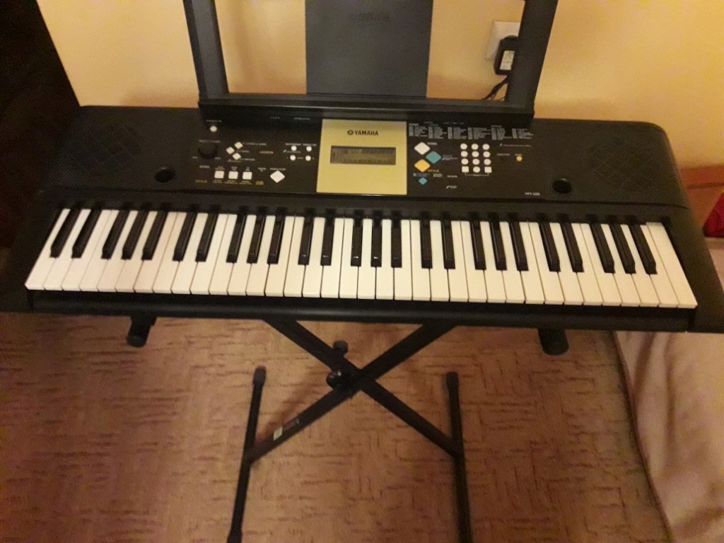 pianino- keyboard Yamaha ypt-220