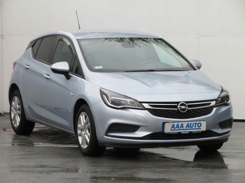 Opel astra salon