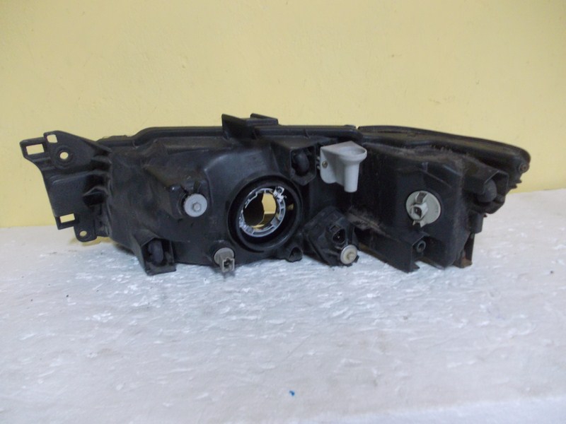 LIGHT FRONT FRONT RIGHT MITSUBISHI SPACEWAGON