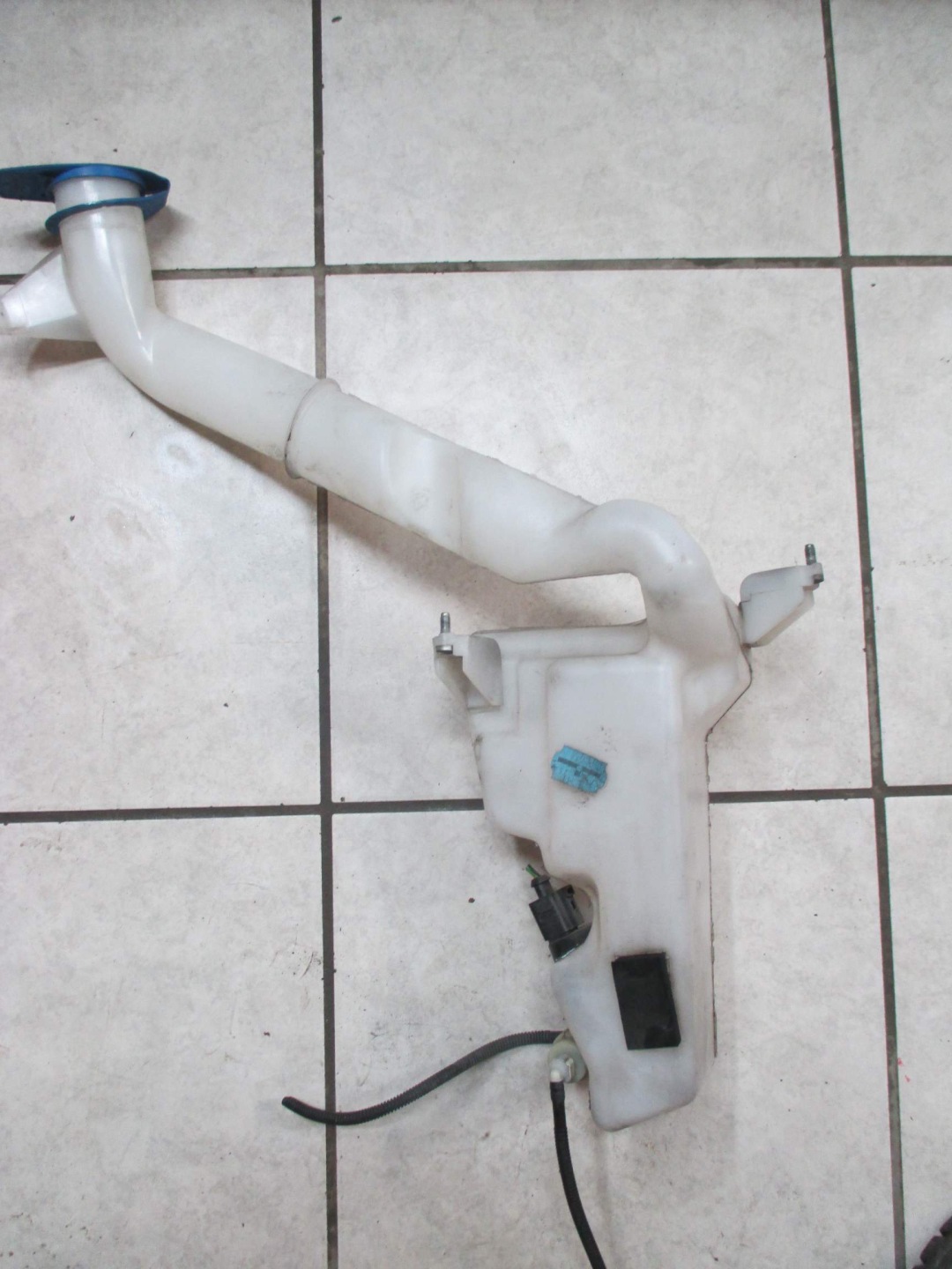 washer fluid tank SEAT IBIZA III 2008R->