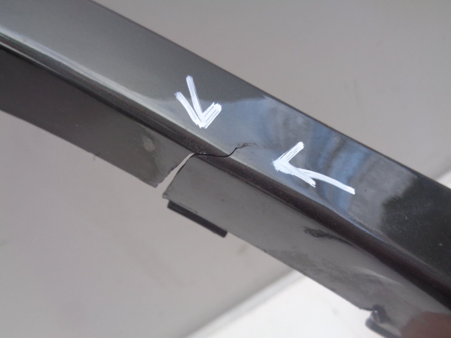 accessories grid of a bumper left VOLVO XC90 15