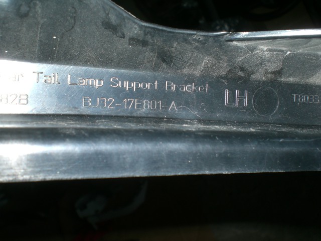 bumper bracket EVOQUE BJ3217E801A BJ3217E800A 1kpl
