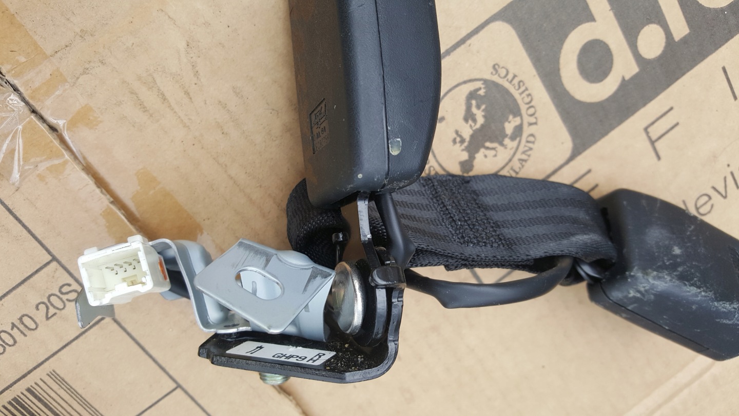 Fixation arbre ceintures sécurité Arrière MAZDA 6 GJ KOMBI 2014r.