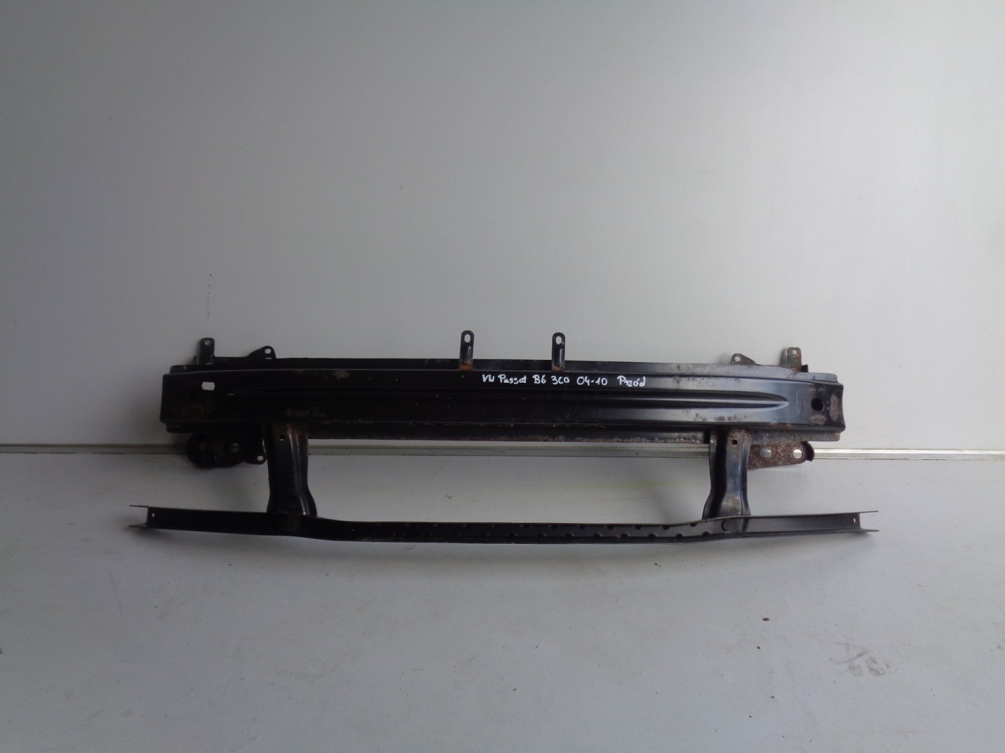pillar bumper support VW PASSAT B6 3C0 04
