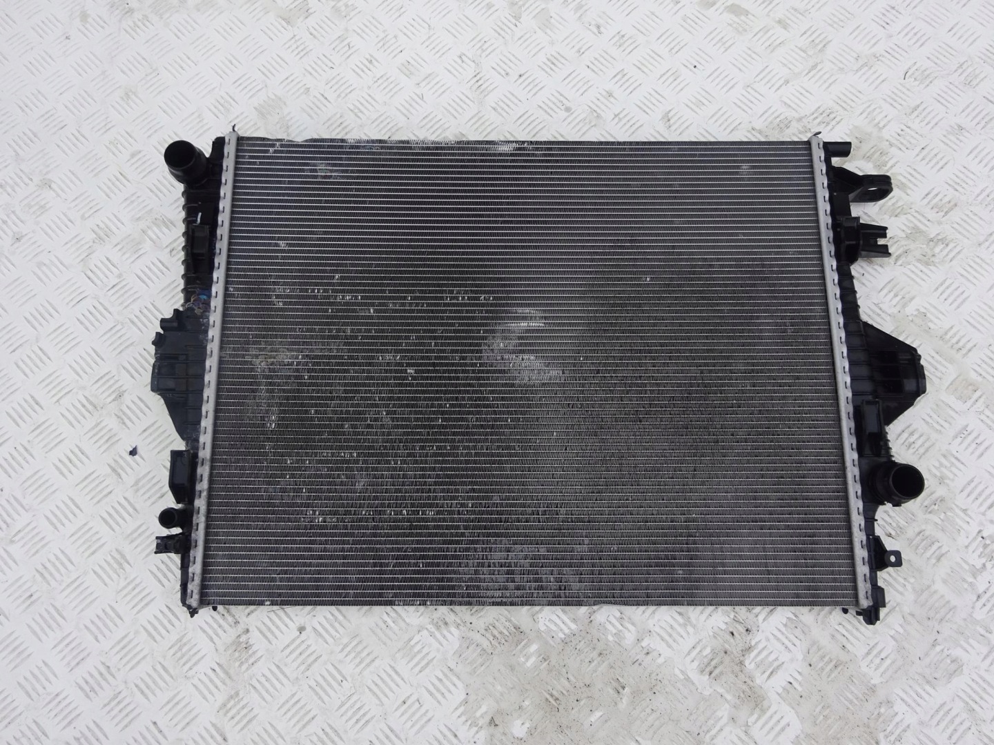 VW TOUAREG CAYENNE water cooler 7P0121253