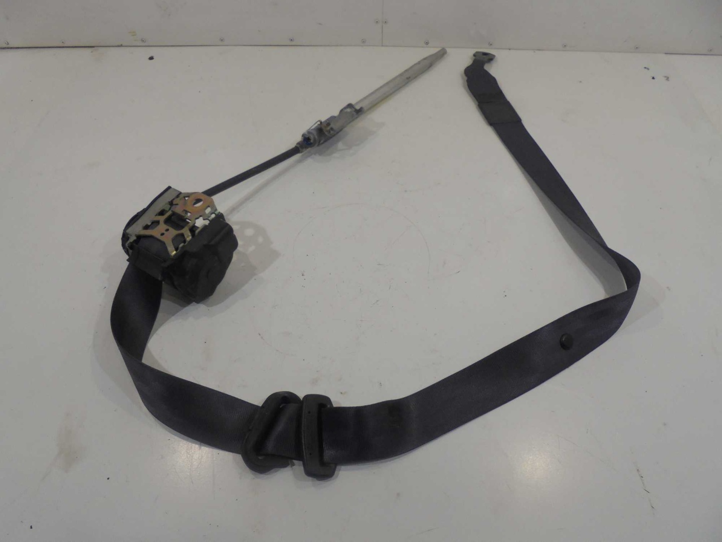 tension belt safety right front AUDI A8 2.8 V6