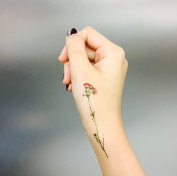 Тату цветок на бумаге в стиле Vintage Flower