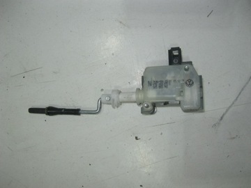 фото thumb №1, Vw scirocco привод крышка топлива 1t0810773r