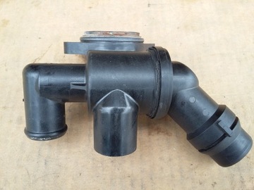 Audi a3 a4 a5 a6 2.0 tfsi thermostat 06d121111g, фото