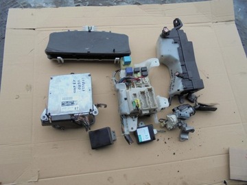 Компьютер двигателя toyota corolla verso 1.8 vvt-1, фото