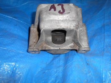 Кронштейн подушка двигателя audi a4 a5 8k0199381aj, фото
