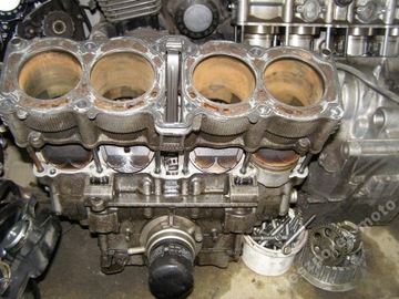 Yamaha fzr 1000 on the engine spare parts motor, фото