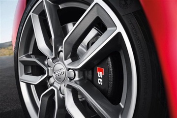 Audi s6 наклейка на суппорт тормозной задний hi температура 8lat белая, фото