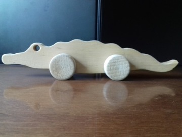 Wooden crocodile on wheels 18cm, фото