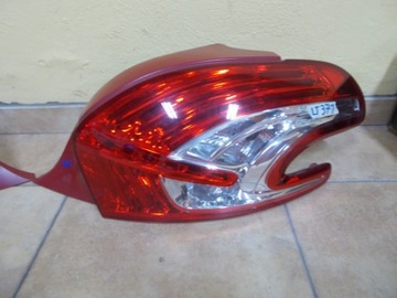 Фонарь правый задний задняя peugeot 208 led подсветка, фото